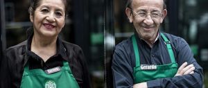 Starbucks inaugura loja operada por pessoas da terceira idade